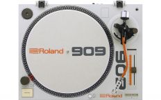 Проигрыватель винила Roland TT-99