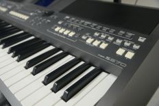 Синтезатор Yamaha PSR-S670 (б/у)